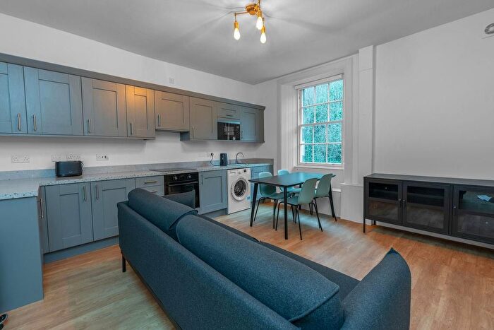 3 Bedroom Flat To Rent In King Stables Road, Edinburgh, EH1