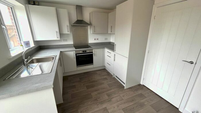 2 Bedroom Property To Rent In Tulip Avenue, Holmewood, Chesterfield, S42