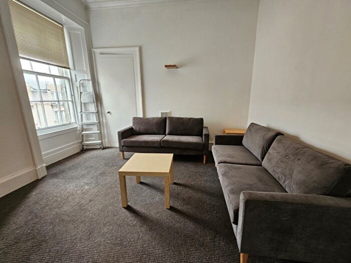 5 Bedroom Flat To Rent In Comely Green Place, Edinburgh, EH7