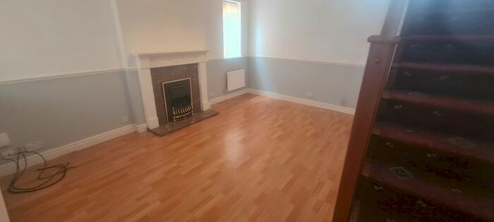 2 Bedroom Semi-Detached House To Rent In Townsend Road, Swinton M27