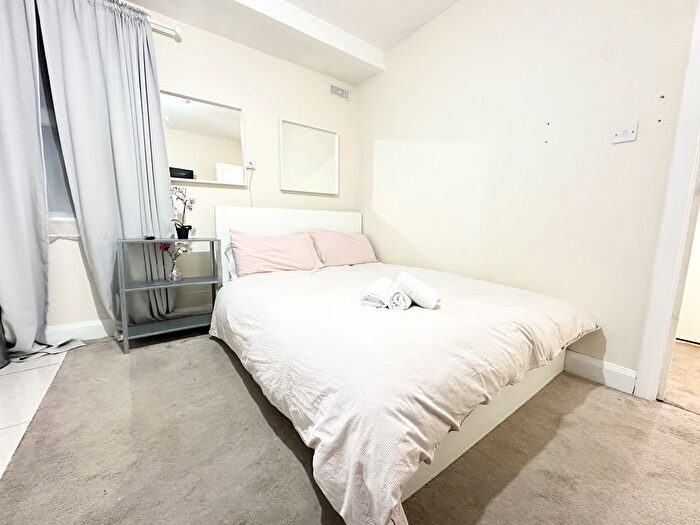 Studio To Rent In Oaklands Road, Cricklewood, NW2