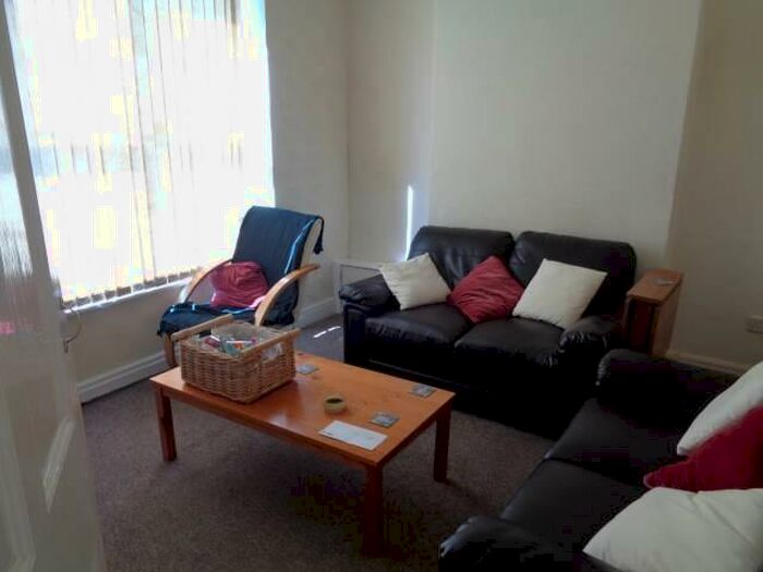 4 Bedroom House To Rent In Miskin Street, Cathays, Cardiff, CF24