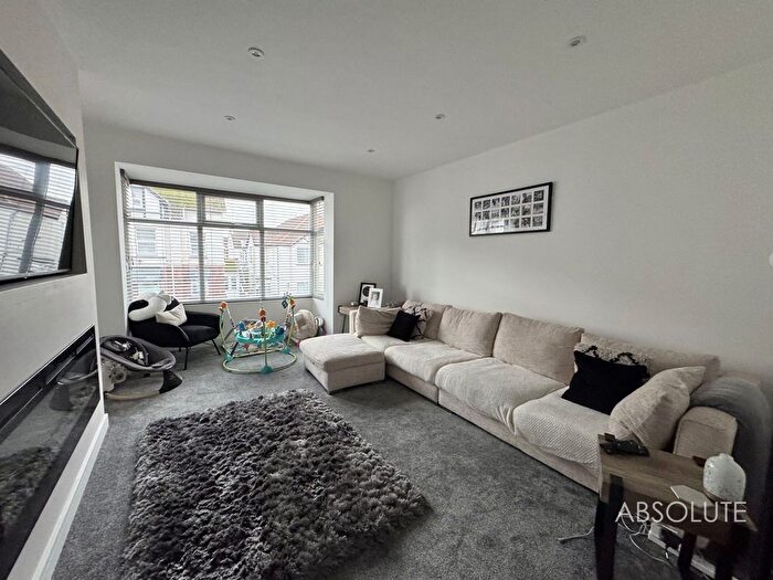 2 Bedroom Flat To Rent In Manor Road, Paignton, TQ3