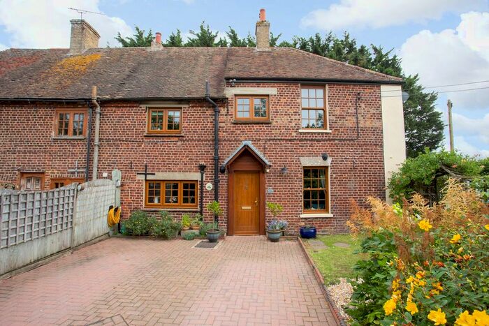 3 Bedroom Semi-Detached House For Sale In Chequer Lane, Ash, CT3