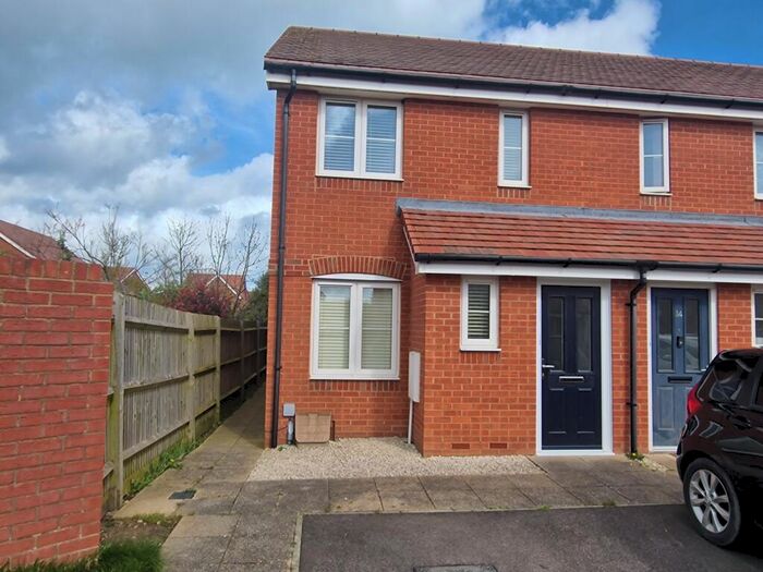 2 Bedroom House To Rent In Fox Road, Deal, CT14