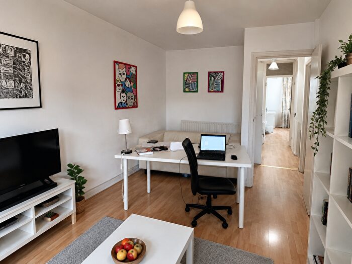 3 Bedroom Flat For Sale In Albany Street, London, NW1
