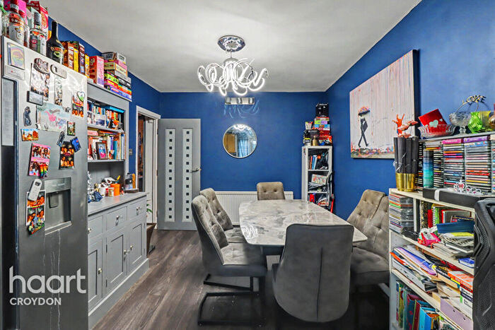 3 Bedroom Terraced House For Sale In Mitcham Road, Croydon, CR0