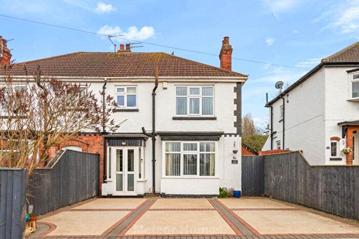 3 Bedroom Semi Detached House For Sale In Rookery Avenue, Grimsby, DN33