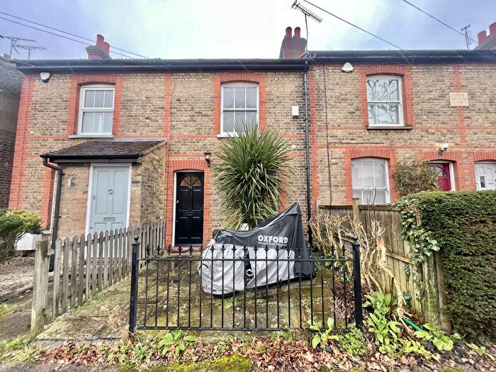 2 Bedroom Cottage To Rent In Woburn Avenue, Theydon Bois, CM16