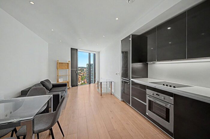 1 Bedroom Flat To Rent In Walworth Road, Elephant And Castle, London, SE1