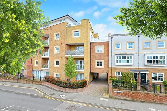 2 Bedroom Flat For Sale In Flambard Way, Godalming, Surrey, GU7