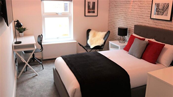 1 Bedroom Terraced House To Rent In Vastern Road, Reading, Berkshire, RG1