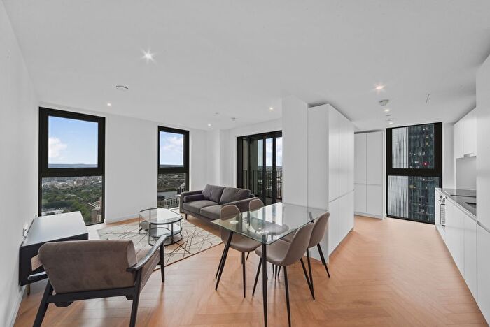 2 Bedroom Flat To Rent In One Thames Quay, Marsh Wall, E14