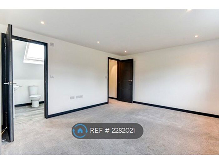5 Bedroom Semi-Detached House To Rent In Falmer Gardens, Brighton, BN2