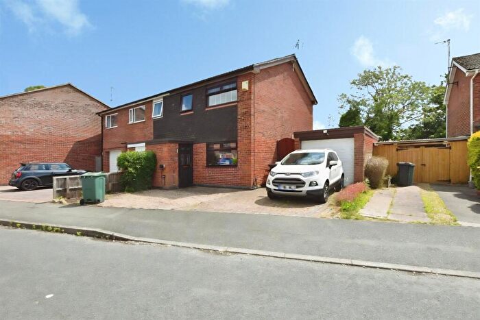 3 Bedroom Semi Detached House For Sale In Breachfield Road, LE12