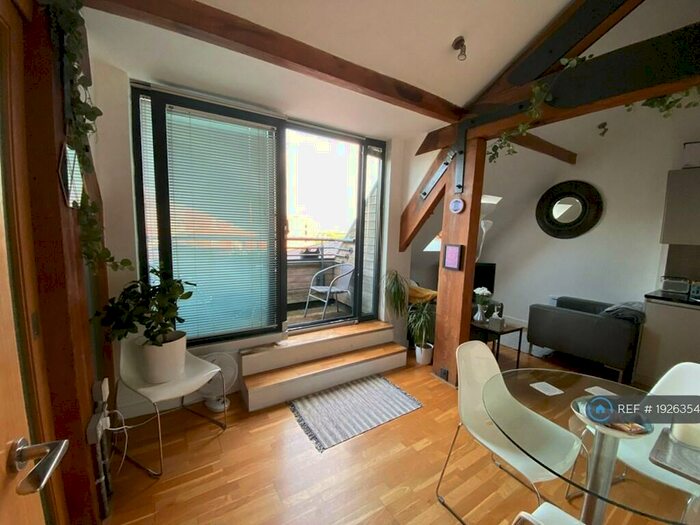 2 Bedroom Flat To Rent In Neptune Street, Leeds, LS9