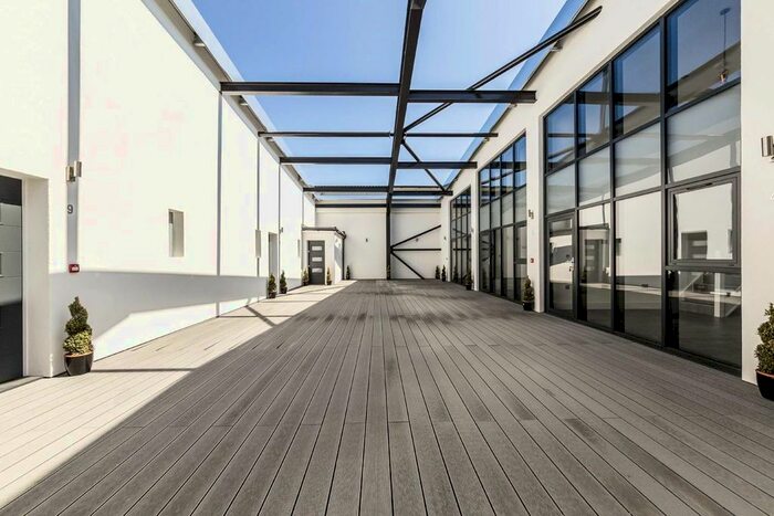 Studio To Rent In Bollo Lane, London, W3