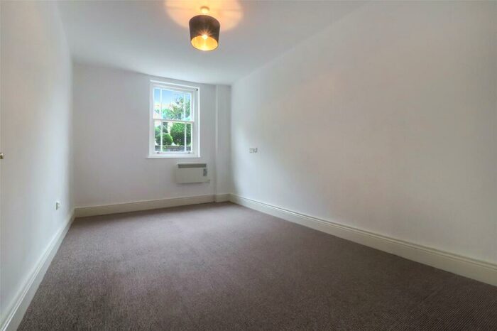 2 Bedroom Apartment For Sale In Tantons Court, New Road, Bideford, North Devon, EX39
