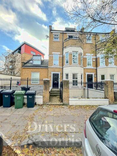 Apartment To Rent In Busby Place, Camden, London, NW5