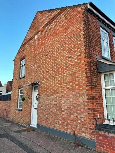 2 Bedroom End Of Terrace House To Rent In Howard Street, Kempston, Bedford, MK42