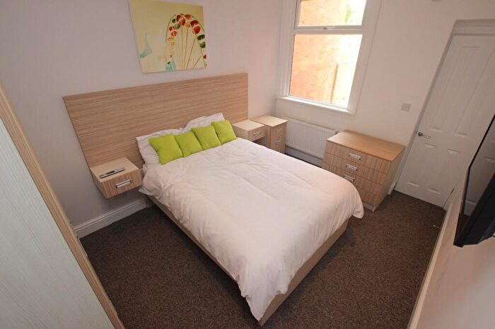 1 Bedroom Terraced House To Rent In Priory Avenue, Caversham, RG4