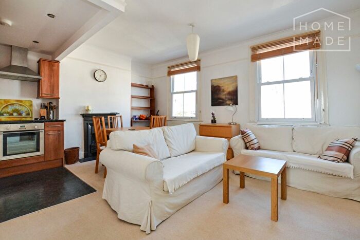 2 Bedroom Flat To Rent In Ellerslie Road, Shepherds Bush, W12