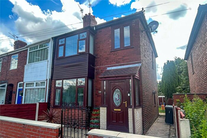 3 Bedroom End Of Terrace House For Sale In Alcester Street, Chadderton, Oldham, Greater Manchester, OL9