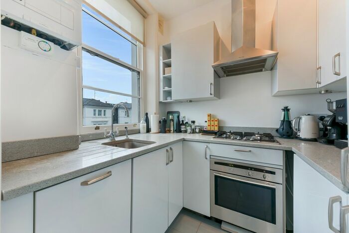 1 Bedroom Flat To Rent In Elgin Crescent, London, W11