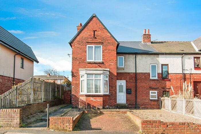 3 Bedroom Semi-Detached House For Sale In Park Dale, Castleford, WF10