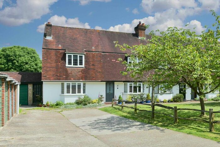 2 Bedroom Property To Rent In Barn Close, Epsom, KT18