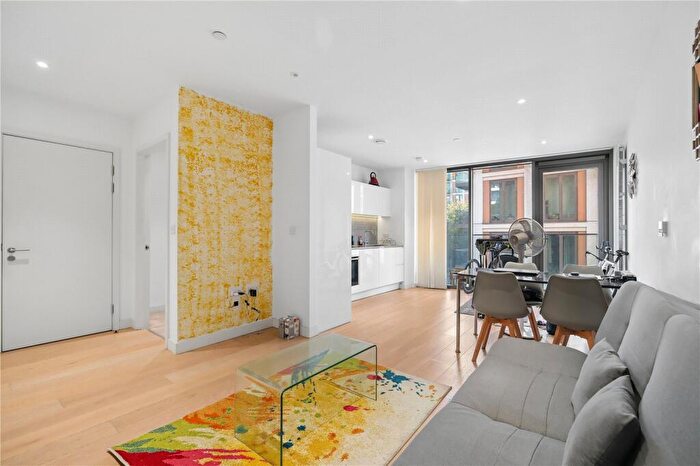 1 Bedroom Apartment To Rent In Windlass House, London, E16