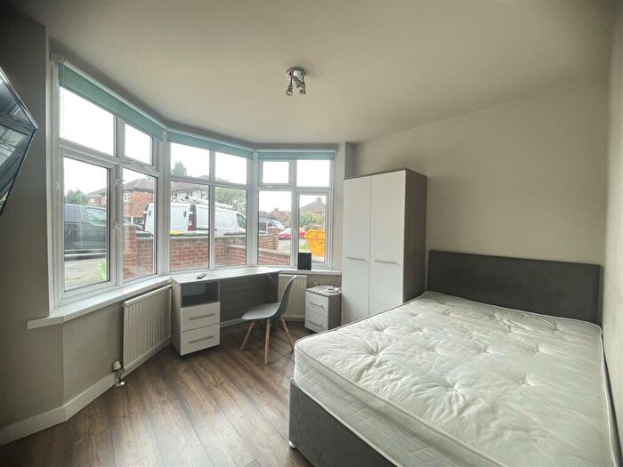 6 Bedroom Semi-Detached House To Rent In **£pppw Excl Bills** Pelham Crescent, Beeston, NG9