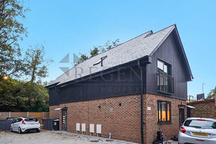 1 Bedroom Flat To Rent In The Gables, Tanyard Lane, DA5