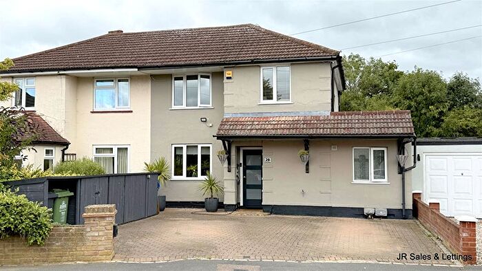 3 Bedroom Semi-Detached House For Sale In The Chase, Goffs Oak, EN7