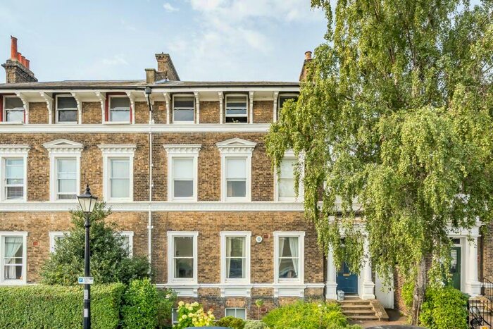 2 Bedroom Flat To Rent In Talbot Place London, SE3