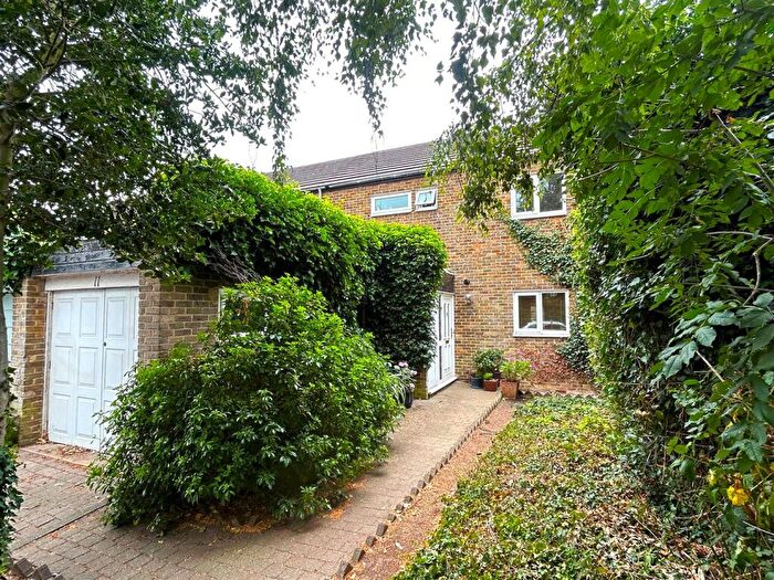 3 Bedroom End Of Terrace House For Sale In Baugh Road, Sidcup, DA14