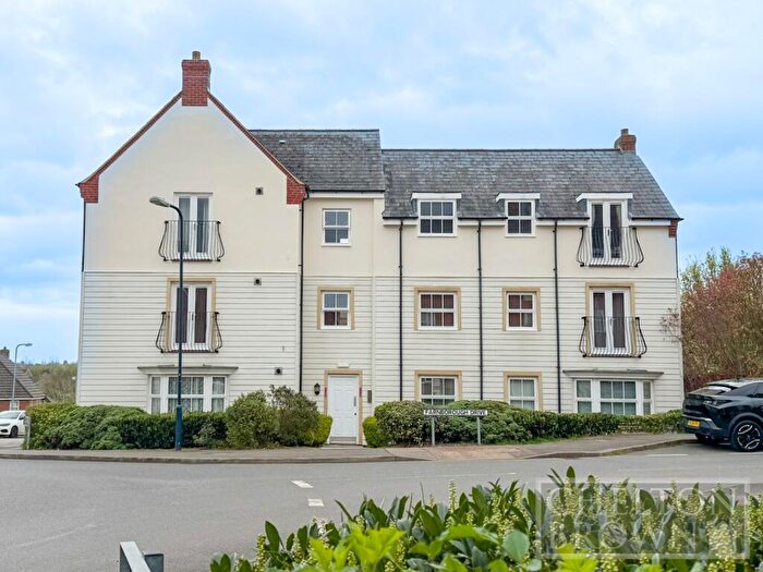 2 Bedroom Apartment For Sale In Farnborough Drive, Daventry, Northamptonshire, NN11