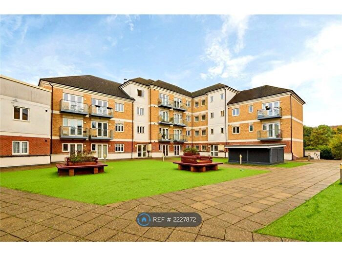 2 Bedroom Flat To Rent In Ley Farm Close, Watford, WD25