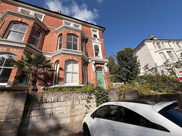 2 Bedroom Flat To Rent In St Helens Road, Hastings, TN34