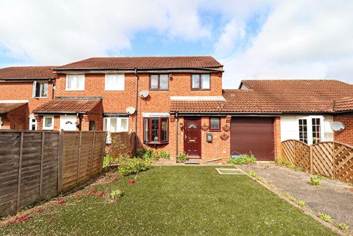 3 Bedroom Semi Detached House For Sale In Perracombe, Furzton, Milton Keynes, MK4
