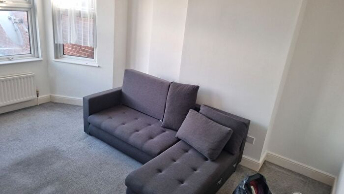 Studio To Rent In Becontree Avenue, Dagenham, RM8