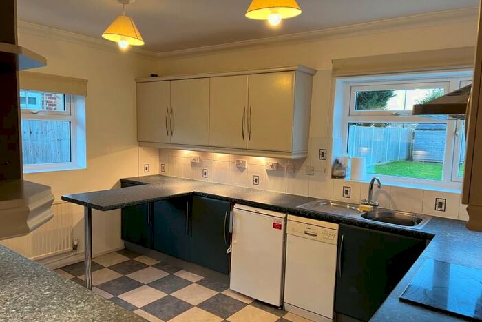 4 Bedroom Semi-Detached House To Rent In Wimborne, BH21