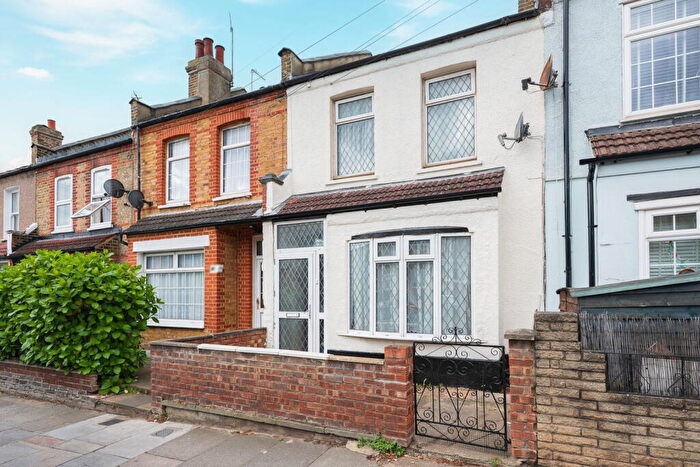 2 Bedroom Terraced House For Sale In Swingate Lane, Plumstead, London, SE18