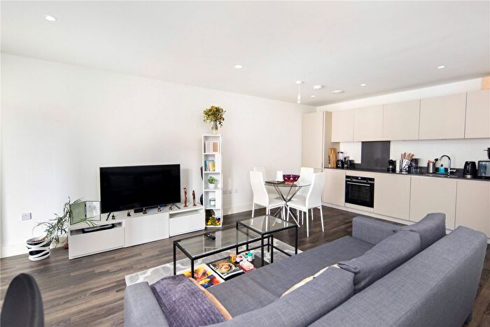 1 Bedroom Flat To Rent In Fettle Court, Moulding Lane, London, SE14