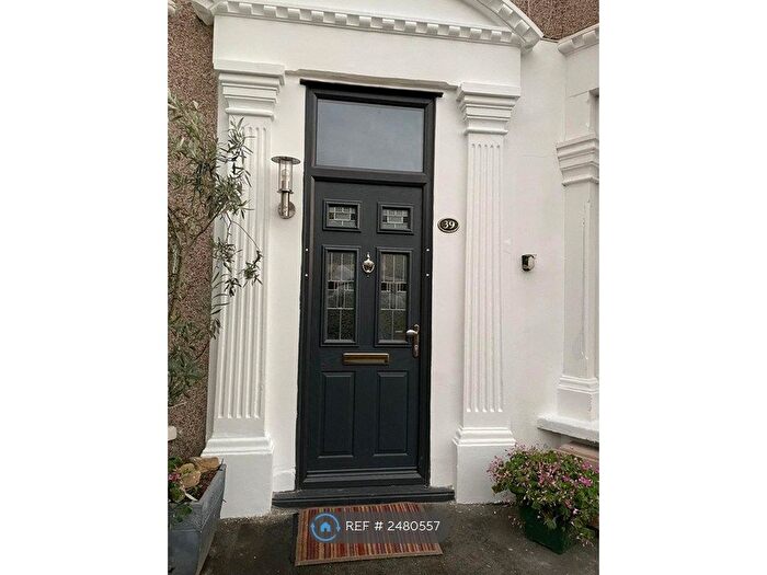 1 Bedroom Flat To Rent In Selborne Road, Ilford, IG1