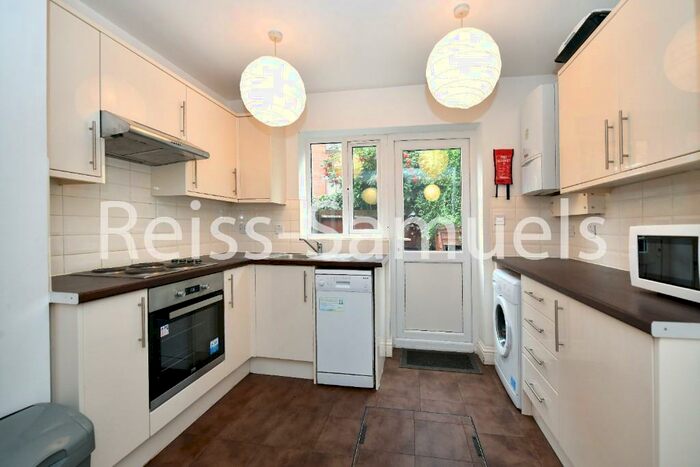 5 Bedroom Town House To Rent In Ferry Street, Greenwich, Isle Of Dogs, London, E14