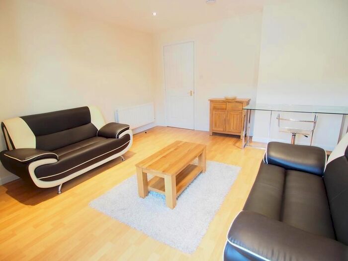 2 Bedroom Flat To Rent In Fraser Road, Aberdeen, AB25