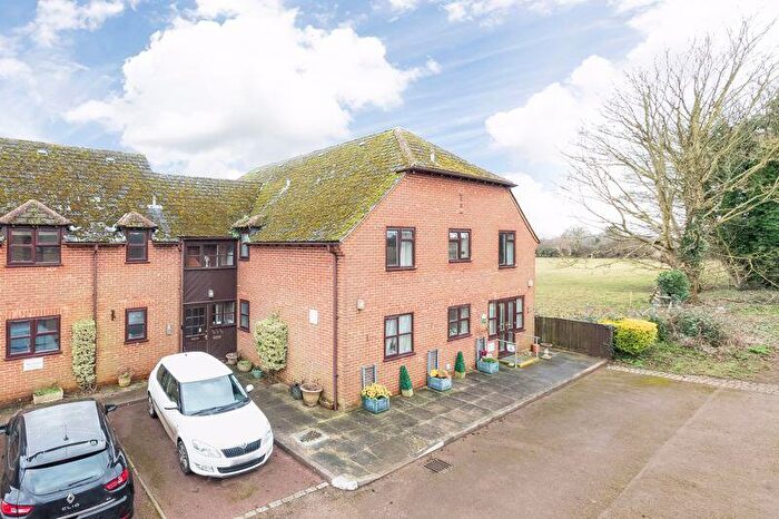 2 Bedroom Retirement Property For Sale In The Grove, Deddington, OX15