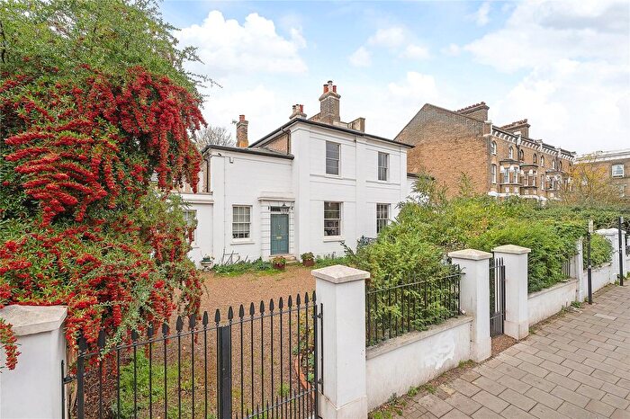 3 Bedroom Detached House To Rent In Brixton Water Lane, London, SW2