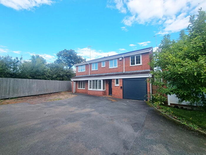 4 Bedroom Detached House For Sale In Hillmorton Close, Church Hill North, Redditch, B98